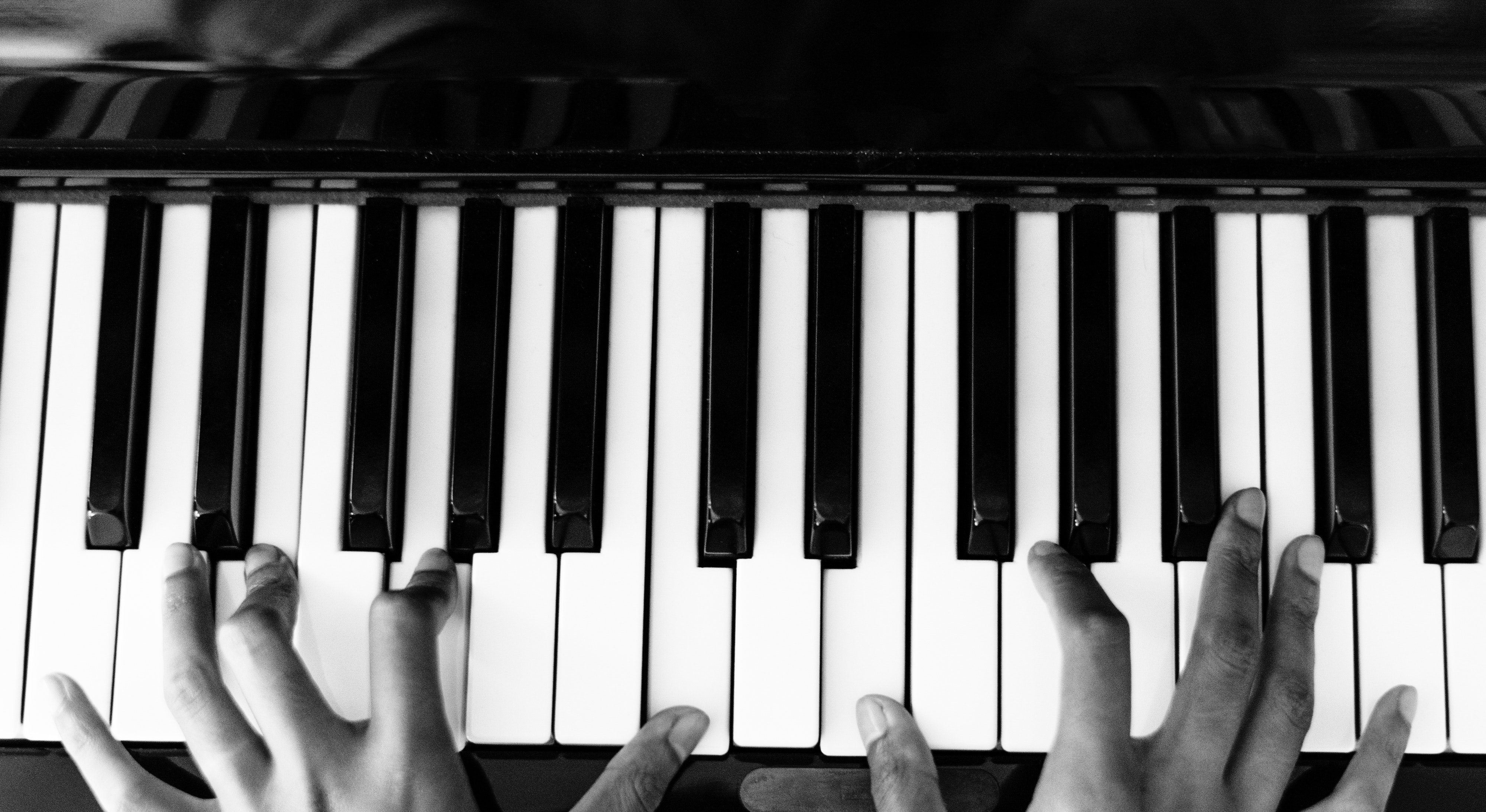 piáno - klavír - hra na klavír