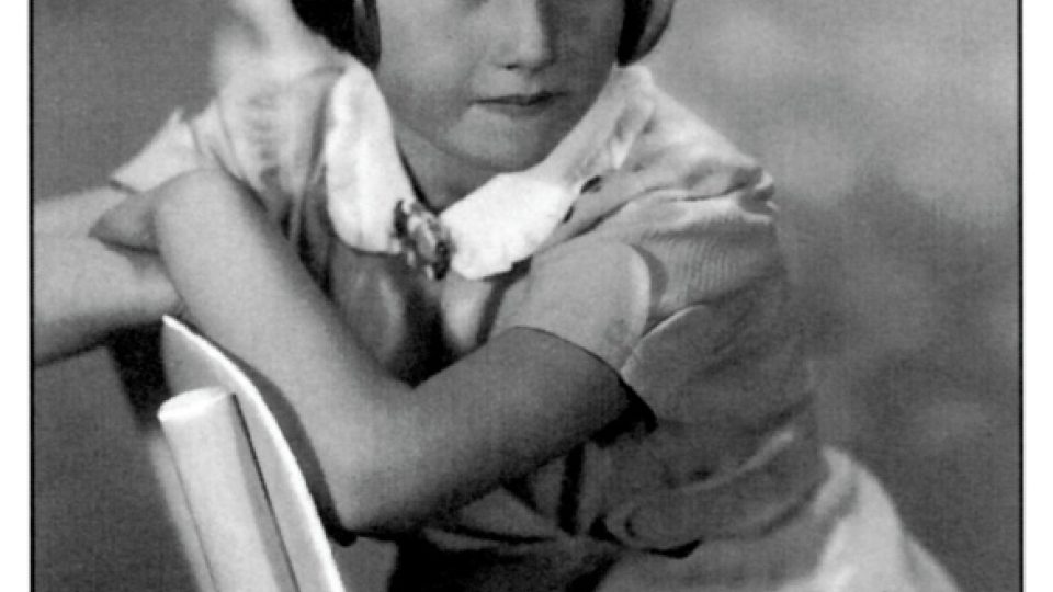 Hana Bradyová, židovská dívka z Nového města na Moravě, která zahynula v koncentračním táboře v Osvětimi v pouhých třinácti letech
