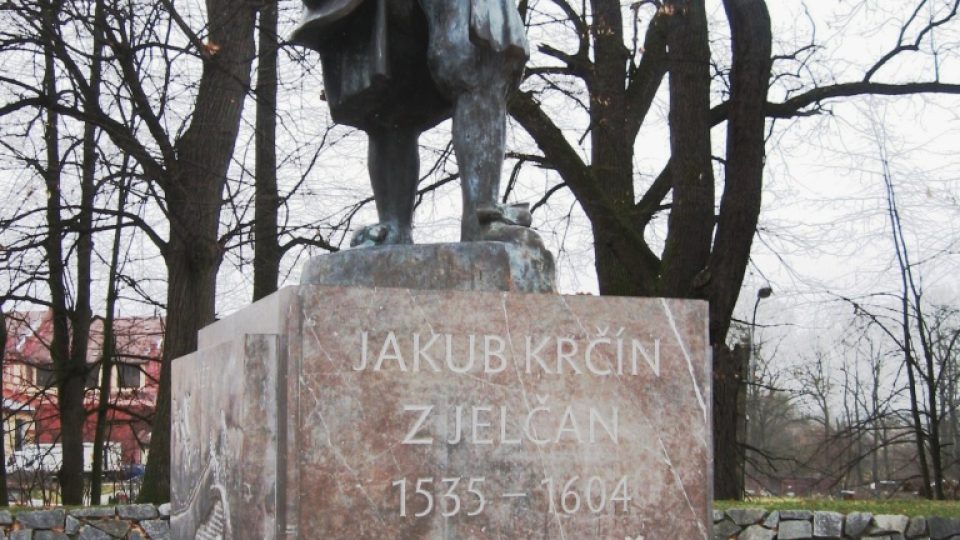Třeboň - pomník Jakuba Krčína z Jelčan na hrázi rybníka Svět