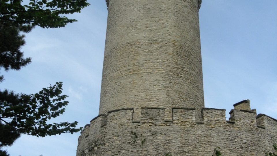 Kokořínská věž - věž "bez jediného okénka" jak ji popisuje Mácha v Cikánech