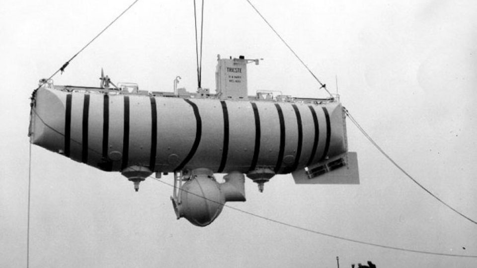 Bytyskaf Trieste v tropických vodách (někdy 1959-59). Krátce nato jej zakoupilo americké námořnictvo.
