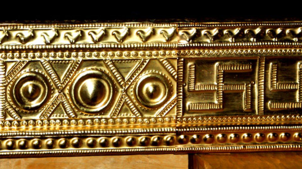 Detail zdobení vozu z Býčí skály (Přírodovědné muzeum Vídeň)