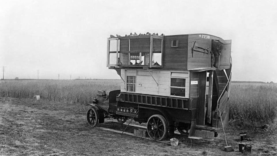 Amrický pojízdný holubník na západní frontě v roce 1916