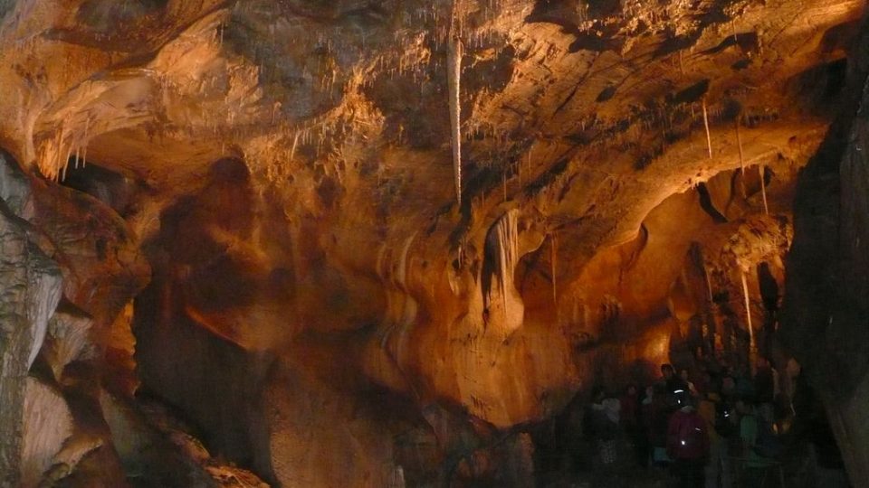 Damoklův meč - jeden z nejdelších stalaktitů Javoříčských jeskyní (přes 2m).
