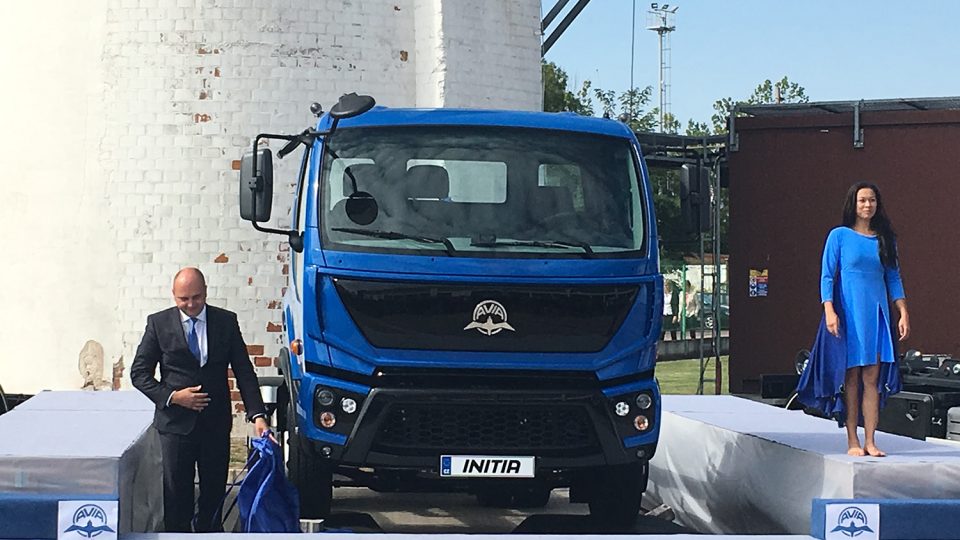 Firma AVIA opět začala vyrábět nákladní vozy. Výroba s přesunula do Přelouče