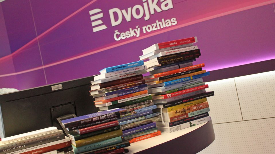 metr knih v soutěži Pátračka