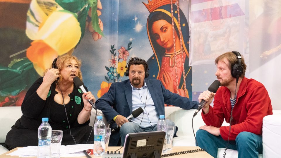 Halina Pawlowská, Michal Viewegh a Jan Flaška (Pokračování za chvilku živě ze Světa knihy 2019)