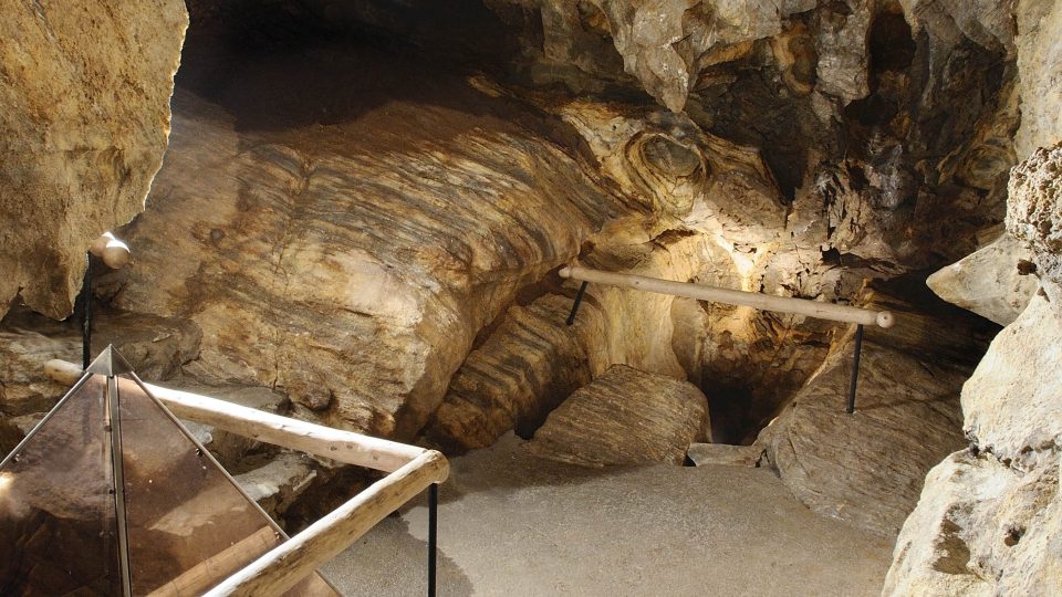 Purkyňovo jezírko v Chýnovské jeskyni