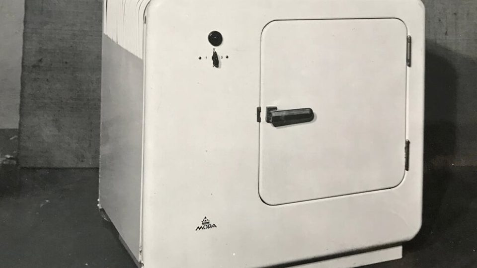 První chladničky zařadila firma do výroby v roce 1948