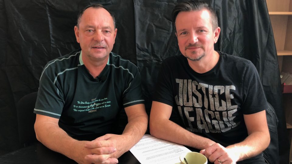 Jaroslav Čurda, vyšetřovatel Lesního vraha, s Mirkem Vaňurou, autorem podcastu Kriminálka