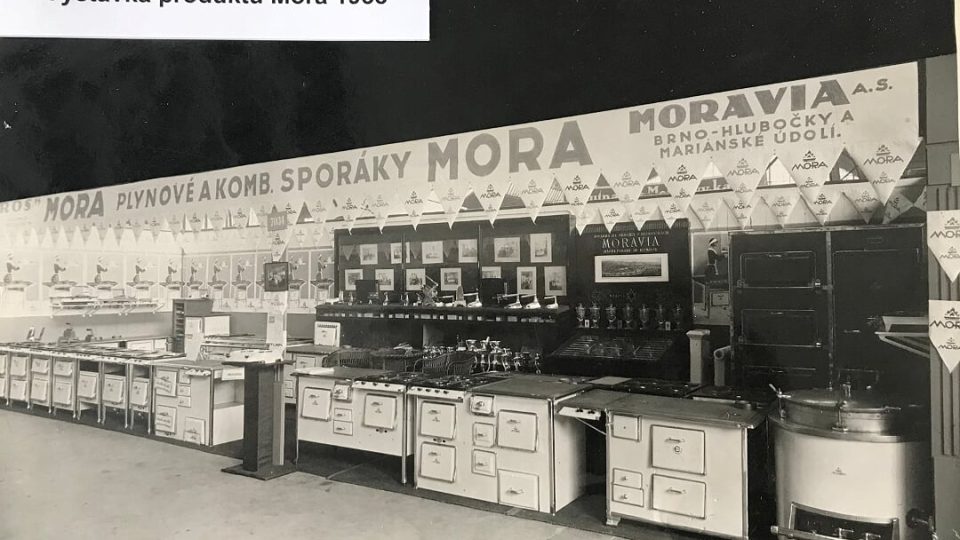 Výstava produktů značky Mora v roce 1938