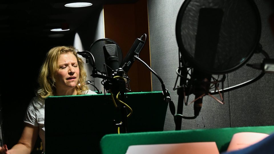 Natáčení nové rozhlasové adaptace Karafiátových Broučků k 90. výročí DRDS, květen 2025 | foto: Sara Baalbaki, Český rozhlas Natáčení nové rozhlasové adaptace Karafiátových Broučků k 90. výročí DRDS, květen 2025