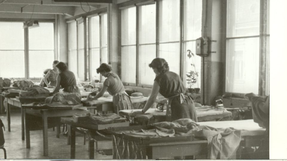 Historie punčochářského průmyslu se v Česku začala psát počátkem minulého století