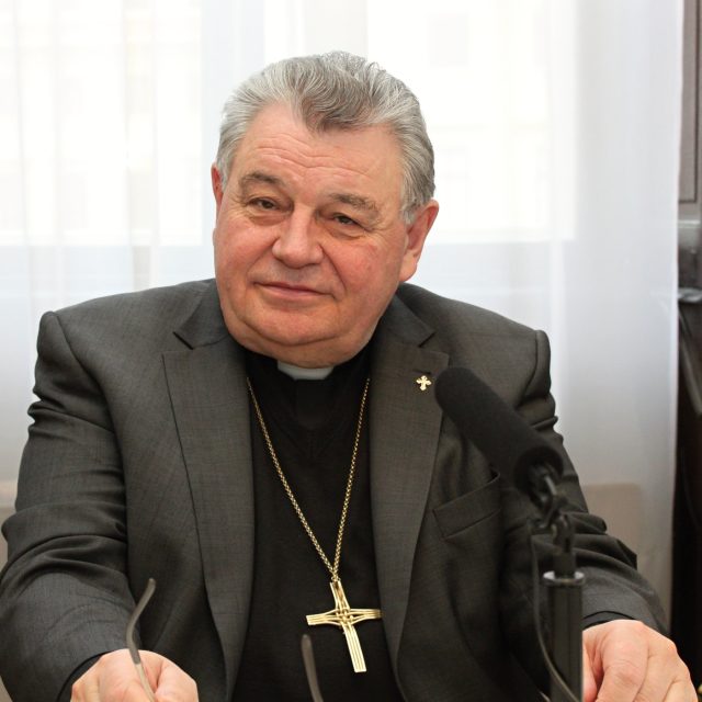Kardinála Dominika Duku máte možnost poslouchat pravidelně na Dvojce | foto: Adam Kebrt,  Český rozhlas