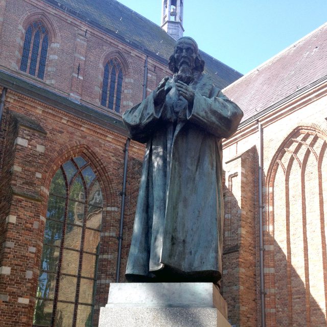 Socha Jana Amose Komenského v Naardenu. Mají tu ještě muzeum a mauzoleum | foto: Vojtěch Berger