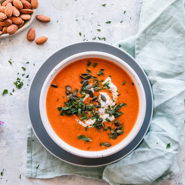 Z chemického složení jsou dnešní instantní polévky v pořádku. Problém je ale s jejich chutí,  odhalil test rajských instantních polévek | foto: Unsplash