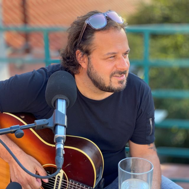 Písničkář Ondřej Ládek je známý pod uměleckým jménem Xindl X | foto: Tomáš Černý,  Český rozhlas