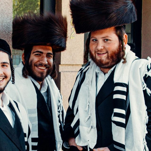 Ultraortodoxní Židé v Izraeli | foto: Timo Wielink,  Unsplash,  Licence Unsplash