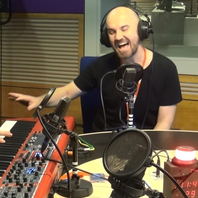 Zoltán Sallai a Igor Timko z No Name ve vysílání Dvojky | foto: Adam Kebrt,  Český rozhlas