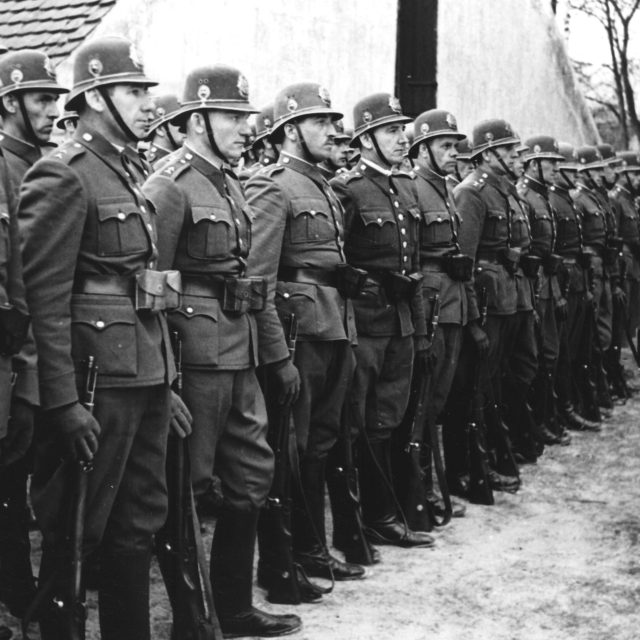 Četnický pohřeb  (1942) | foto: ČTK