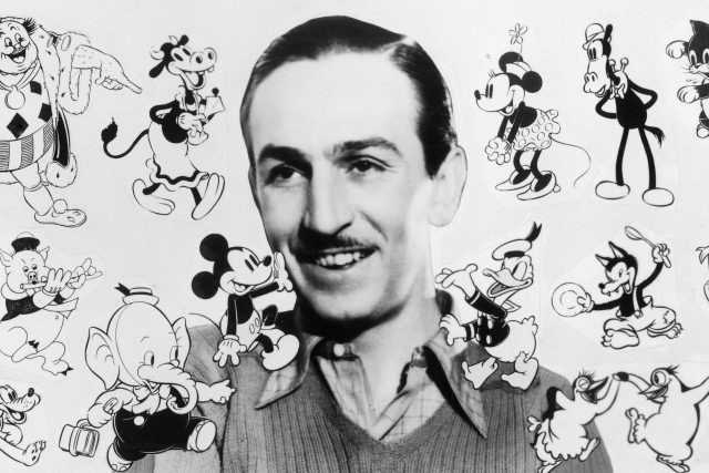 Walt Disney se svými kreslenými postavičkami | foto: Profimedia