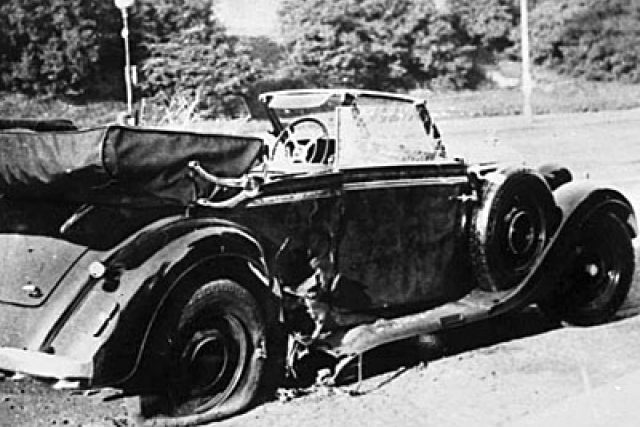 Zničený vůz po atentátu na Reinharda Heydricha | foto: Deutsches Bundesarchiv,   licence Creative Commons Attribution-ShareAlike 3.0 Germany