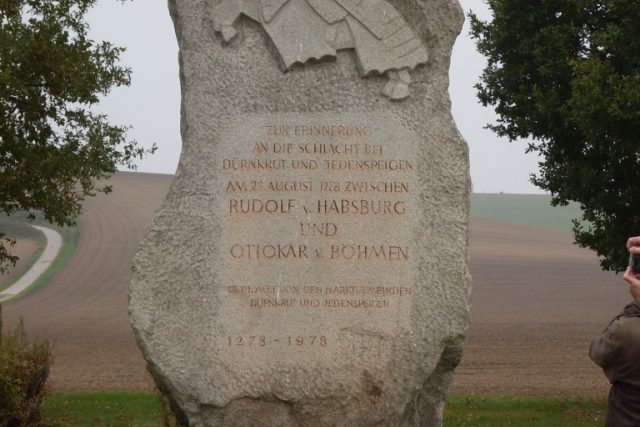 Památník bitvy na Moravském poli | foto: Václav Klepal