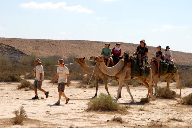 Výprava mladých Izraelců v Negevské poušti | foto: Břetislav Tureček,  Český rozhlas