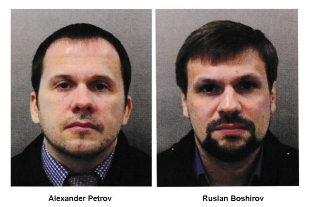 Alexandr Petrov  (pravým jménem Alexandr Miškin) a Ruslan Boširov  (Anatolij Čepiga) | foto: ČTK/AP