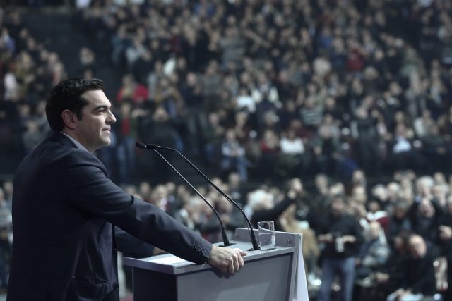 Podle průzkumů v řeckých volbách nejspíš zvítězí levicová opozice – tedy strana Syriza,  kterou vede Alexis Cipras | foto: Petros Giannakouris,  ČTK