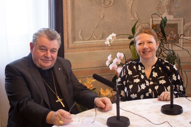 Kardinál Dominik Duka a Zita Senková | foto: Rostislav Taud,  Český rozhlas