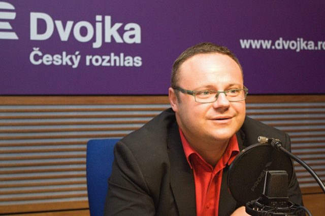 Generální ředitel René Zavoral odpovídal posluchačům Dvojky | foto: Adam Kebrt,  Český rozhlas