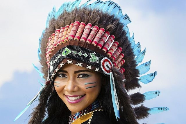 Indiáni,  čelenka,  zdobení  (ilustrační foto) | foto: Fotobanka Pixabay