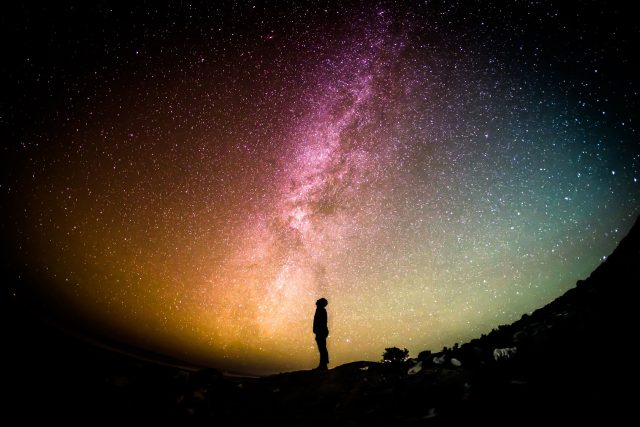 Koukat dalekohledem na hvězdy? Takhle už dneska nepracujeme,  směje se astronom | foto: Fotobanka Pixabay,  Český rozhlas