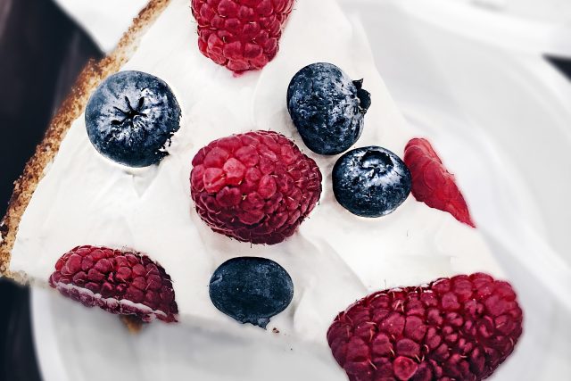 Smetanový dort s ovocem | foto:  pixabay.com