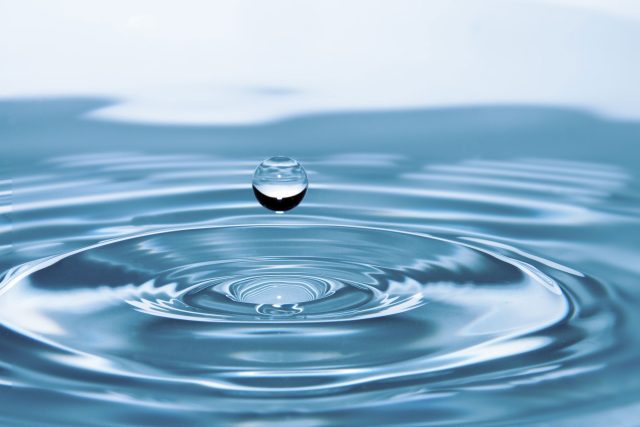 Podle hydrologa Jana Daňhelky je na Zemi vody pořád stejně. Nepřibývá a ani neubývá. „Pořád obíhá a díky tomu jí není nedostatek“ | foto:  pixabay.com