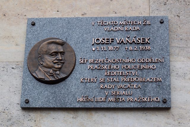 Pamětní deska policejního rady Josefa Vaňáska na Praze 5 | foto: Rostislav Taud,  Český rozhlas