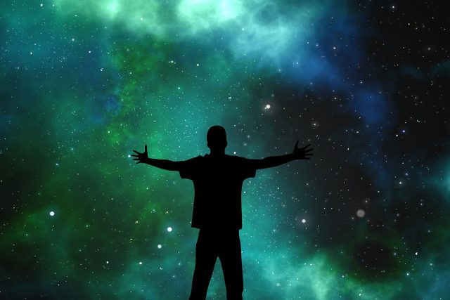 Jak se dívá na zimní nebe profesionál? „Je třpytivější a jasnější a já osobně ho mám rád. Astronom pozoruje oblohu denně a je to pořád krásné. Je to zábavná věda, “ tvrdí astronom Pavel Suchan | foto:  pixabay.com
