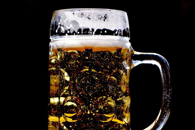 Další úprava piva nebo ubíhající čas jeho kvalitě nepřidá. Představa o skutečnosti,  jak nápoj mohl dřív vypadat,  třeba ve středověku,  tak máme pouze mlhavou | foto: Fotobanka Pixabay