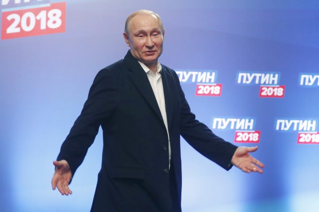 Vladimir Putin vyhrál. Co bude ale v roce 2024,  to je velká neznámá... Myslí si Vladimíra Dvořáková | foto: Sergei Chirikov,  ČTK