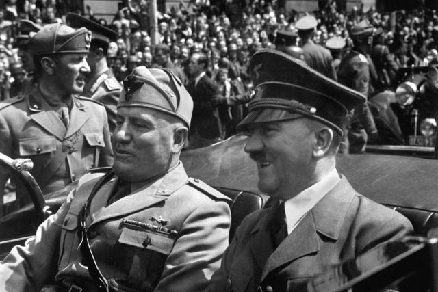 Benito Mussolini a Adolf Hitler v Mnichově v roce 1940 | foto: Shutterstock