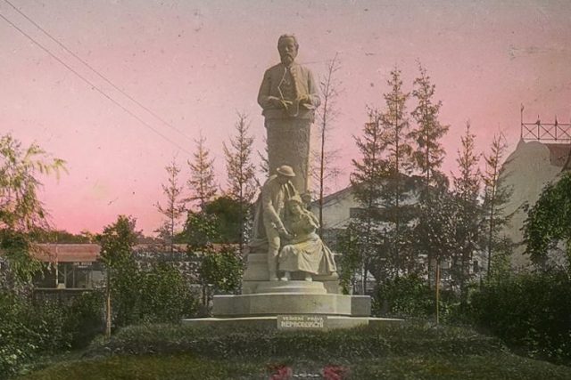 Pomník Bedřicha Smetany v Hořicích | foto: eSbírky – kulturní dědictví on-line,  Národní muzeum - Historické muzeum,  CC BY 4.0