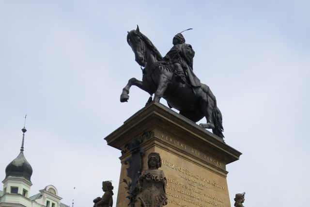 Jezdecká socha krále Jiřího na náměstí v Poděbradech | foto: Markéta Vejvodová,  Český rozhlas,  Český rozhlas