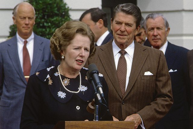 Britská premiérka Margaret Thatcherová a americký prezident Ronald Reagan ve Washingtonu 29. září 1983 | foto: Mark Reinstein,  Shutterstock