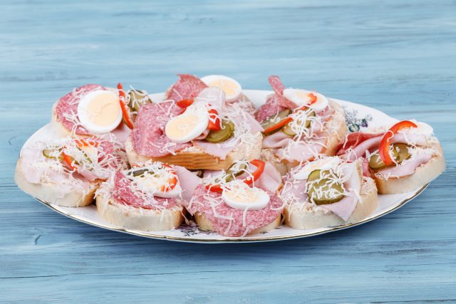 Tradiční český chlebíček | foto: Shutterstock