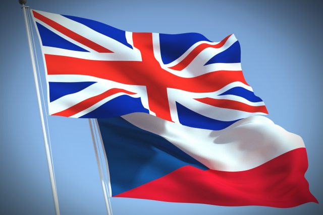 Britská vlajka a česká vlajka | foto: Shutterstock