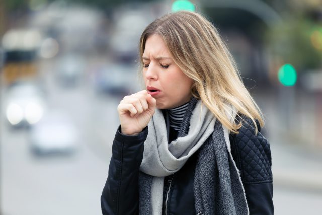 Je kašel po covidu nebo v těhotenství něčím specifický? Co je psychogenní kašel? A jak se kašel léčí? | foto: Shutterstock