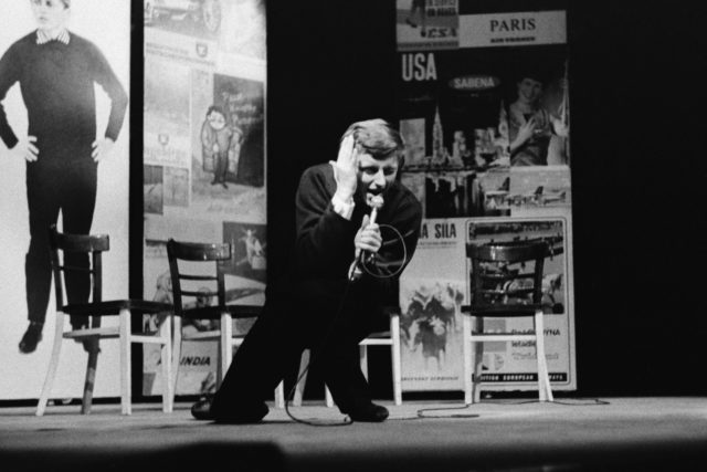 Václav Neckář ve hře Čekání na slávu divadla Rokoko  (1967) | foto: Boris Baromykin
