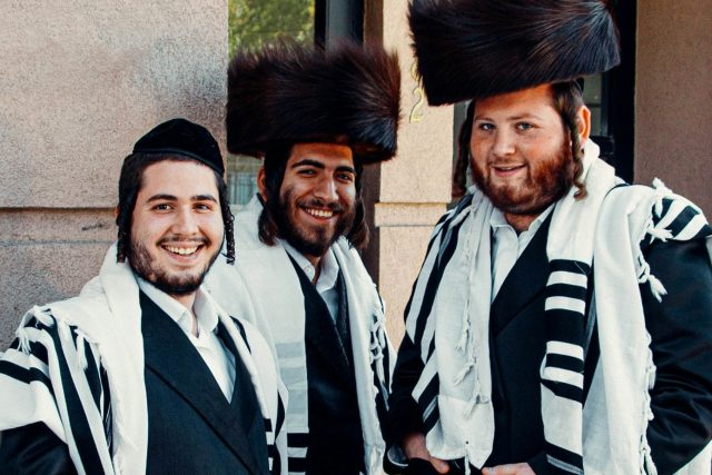 Ultraortodoxní Židé v Izraeli | foto: Timo Wielink,  Unsplash,  Licence Unsplash