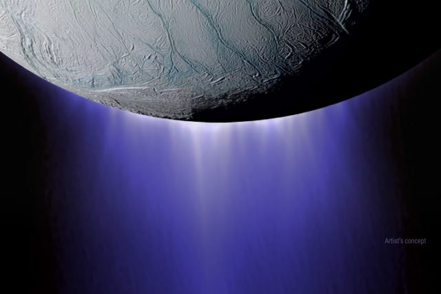 Saturnův ledový měsíc Enceladus | foto:  NASA/JPL-Caltech